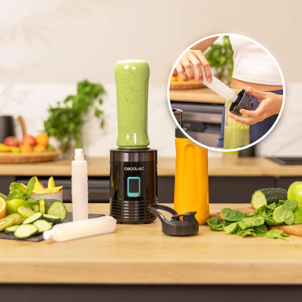 Cecotec Tragbarer Einzelstandmixer Power Titanium 300 Easygo. 350 W, Zerkleinert Eis, 4 Klingen Mit Schwarzer Titanbeschichtung, Inklusive 2 Kühlröhren, 2 Tragbaren Bechern Und 2 Deckeln Anya és Gyermek Naty Shop