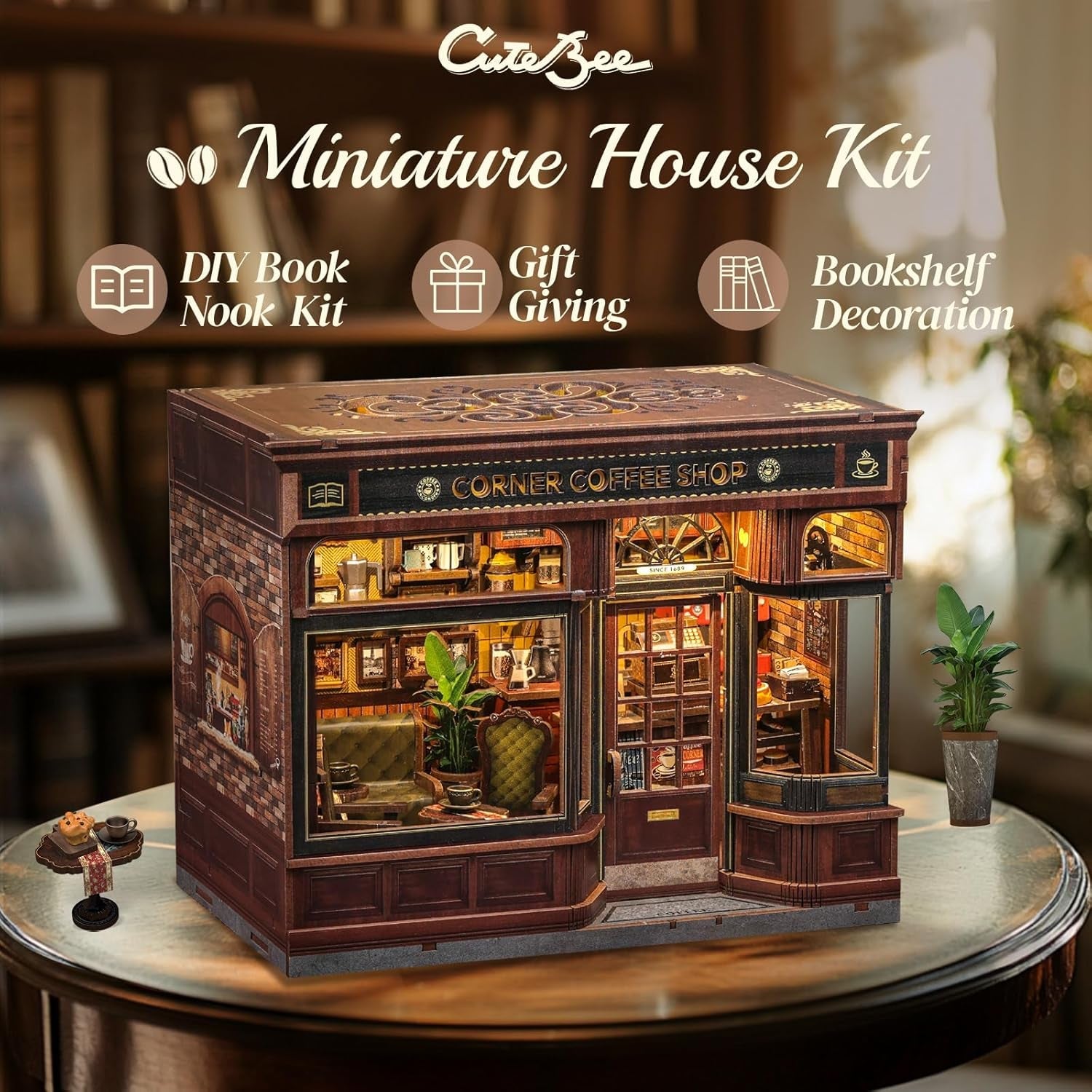 Kit Colț de Cărți CUTEBEE – Căsuțe de Păpuși DIY, Kit de Construit Căsuțe Miniatură pentru Adulți cu Lumină LED, Puzzle 3D din Lemn și Suport de Cărți – Decorațiune Raft de Cărți și Cadou (Cafeneaua din Colț)