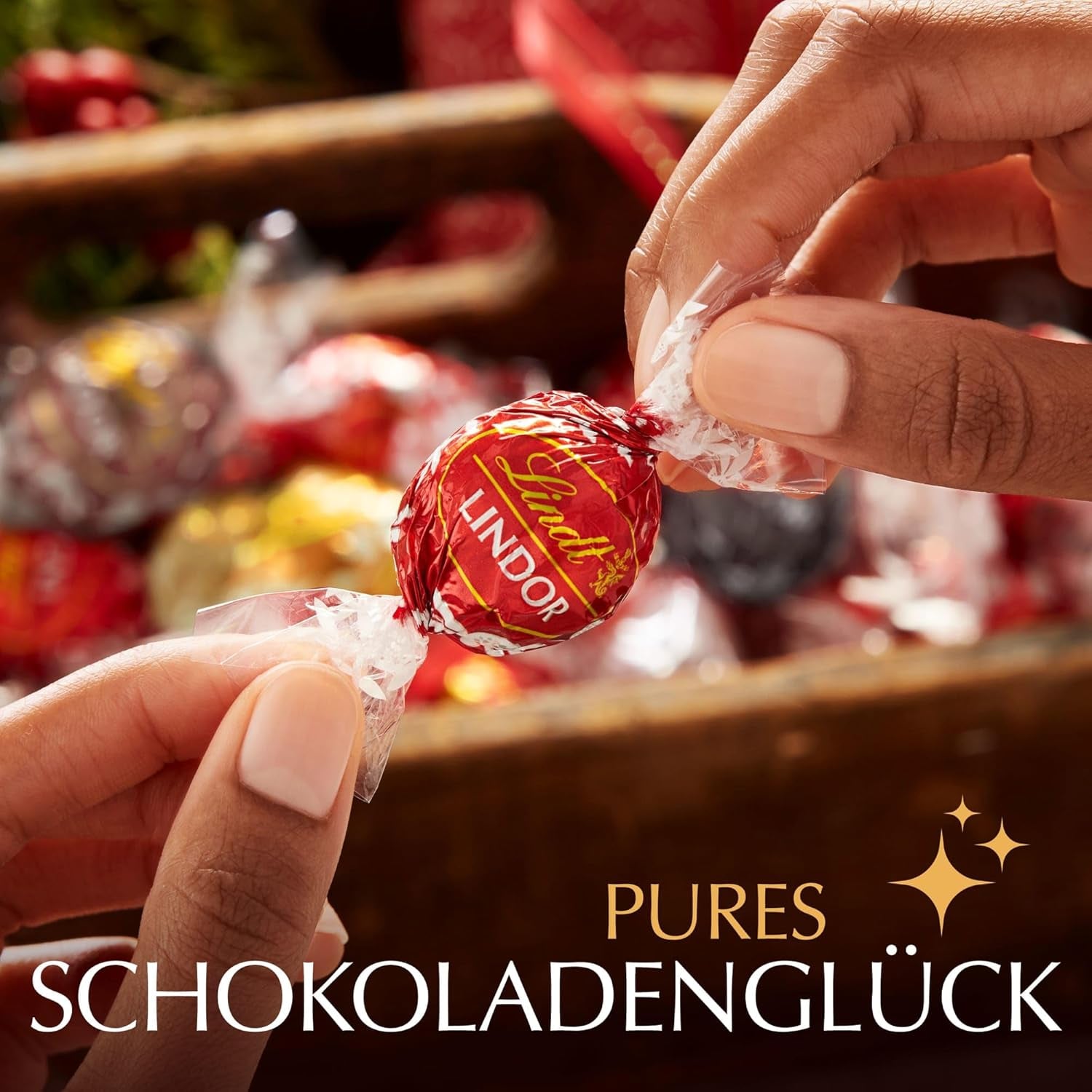 Lindt csokoládé | Tejcsokoládé kúp LINDOR | 500g | 38 tejcsokoládé golyó szájban olvadó töltelékkel | Csokoládé ajándék