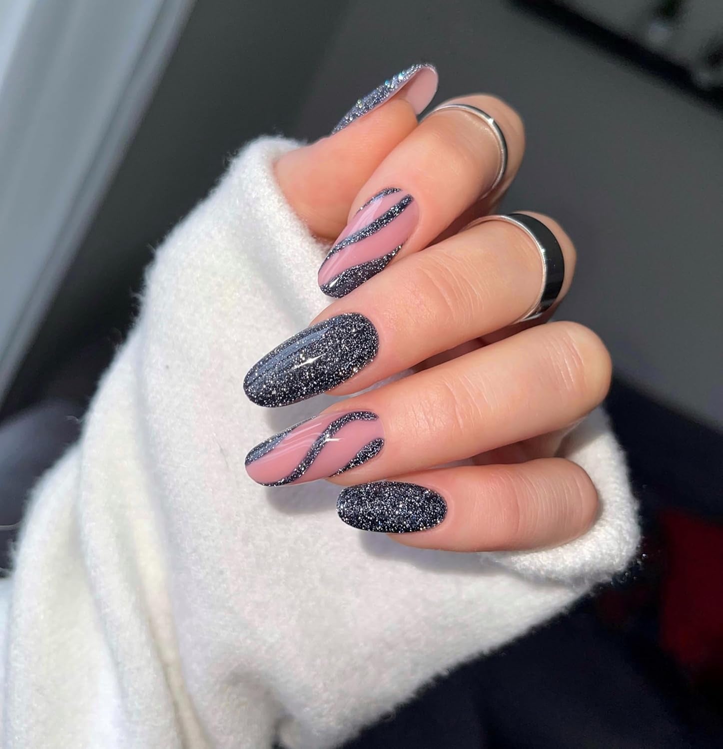 Semilac UV körömlakk 394 Sparkling Midnight Date 7 ml - Sötét éjszakai égbolt csillogó hatással - Love Is In The Nails kollekció