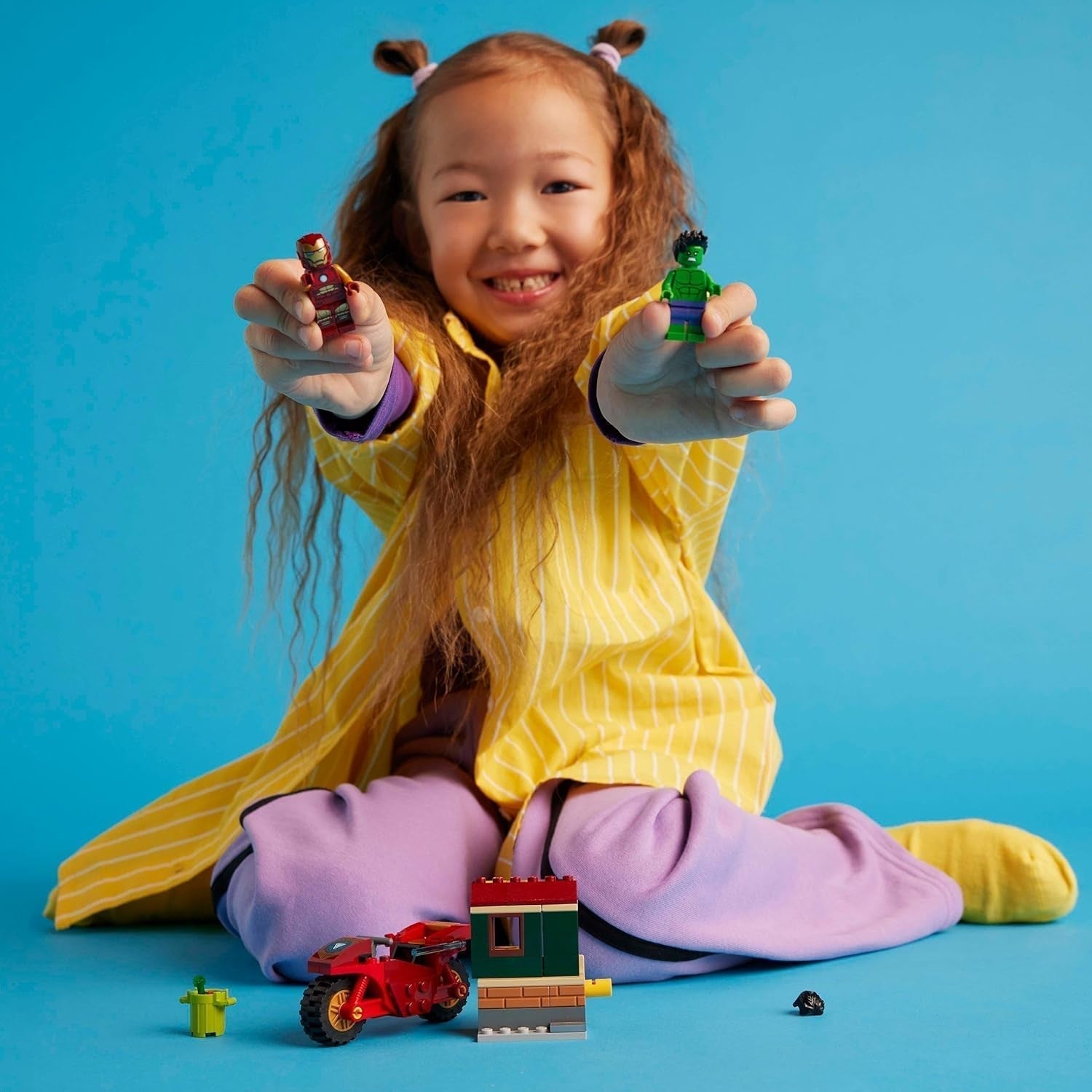 LEGO Marvel Iron Man kerékpárral és Hulkkal, Szuperhős építőjáték gyerekeknek, Gyűjteménykészlet kerékpárral és minifigurákkal, Ajándék lányoknak és fiúknak 4 éves 76287 Építőkészletek Besuche den LEGO-Store