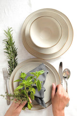 MÄSER 931371 Nottingham Vintage Series Set de veselă pentru 4 persoane, serviciu de cină cu 8 piese, farfurii de cină și farfurii de sumă, aspect retro rotund neregulat, gresie, bej