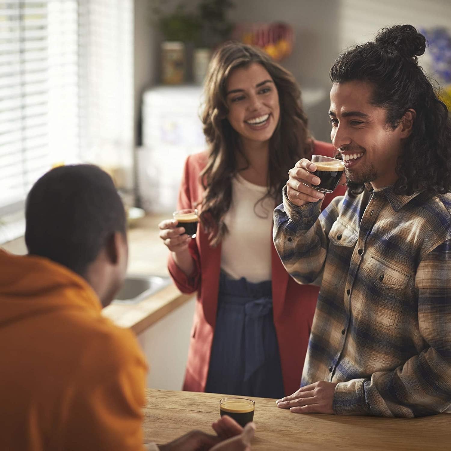 Espressor cu capsule PHILIPS Senseo Select cu selectare a intensității cafelei și funcție de memorare, fabricat din plastic reciclat, culoare: negru (CSA240/60)