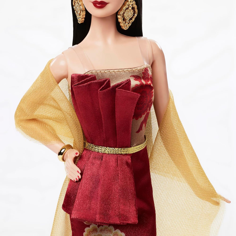 Barbie Signature Lunar New Year Modepuppe in rotem Kleid mit goldenem Pfingstrosenmuster, Spielzeug zum Sammeln, JJX83