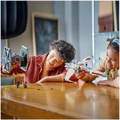 LEGO Star Wars TIE Fighter és X-Wing Mashup, Starfighter építhető játék, ajándékötlet gyerekeknek, testreszabható csillaghajók, ajándék fiúknak, lányoknak és minden rajongónak 75393 építőkészletek Beuche den LEGO-Store