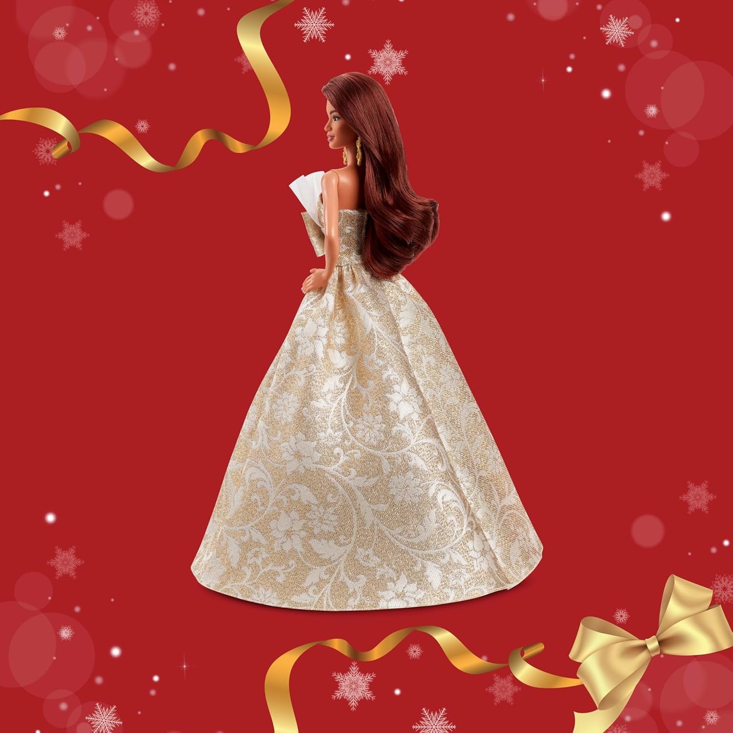 Barbie Signature Puppe, 2025 Holiday, dunkelhaarige Modepuppe mit Kleid in Silber und Gold, saisonale Sammlerpuppe in Einer Verpackung zum Ausstellen und mit Puppenständer, JBJ02