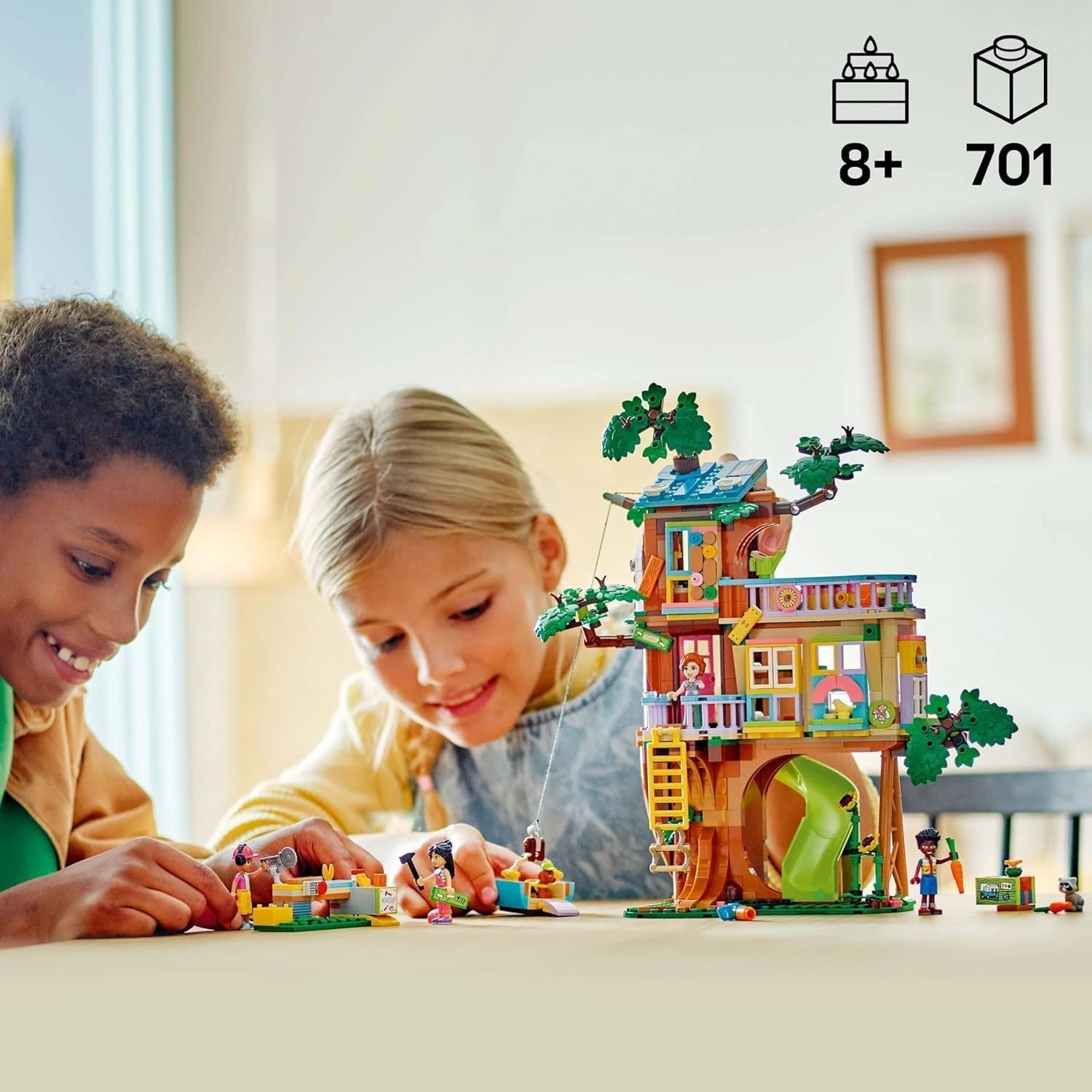 LEGO Friends faház építkezés és szerepjáték készlet Játékház 8 éves lányoknak 4 karakteres minifigurával és 2 állatfigurával Ajándékötlet gyerekeknek 42652 Építőkészletek Besuche den LEGO-Store