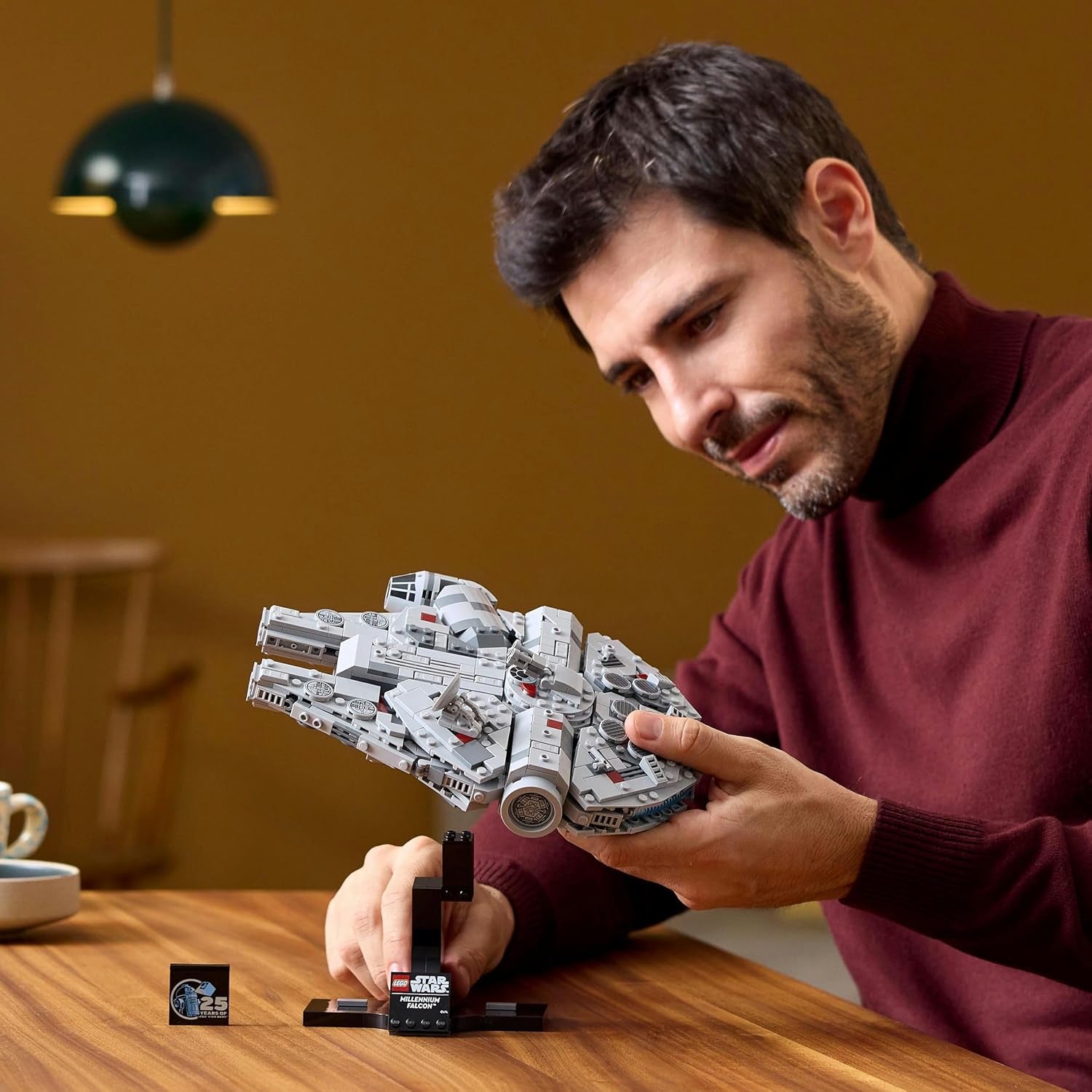 LEGO Star Wars Millennium Falcon 25. évfordulós készlet felnőtteknek építhető hajó Új remény, gyűjthető űrhajó modellkészlet Ajándékok férfiaknak Női 75375 Építőkészletek Besuche den LEGO-Store