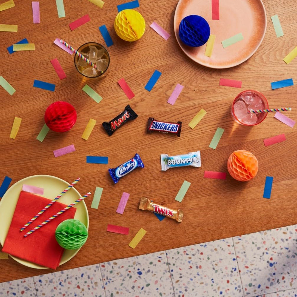 Mini csokoládé vegyes kiszerelés, 71 mini csokis snack (Mars, Snickers, Bounty, Twix, Milky Way) édesség formájában, ideális egy amerikai foci estére (1400g)