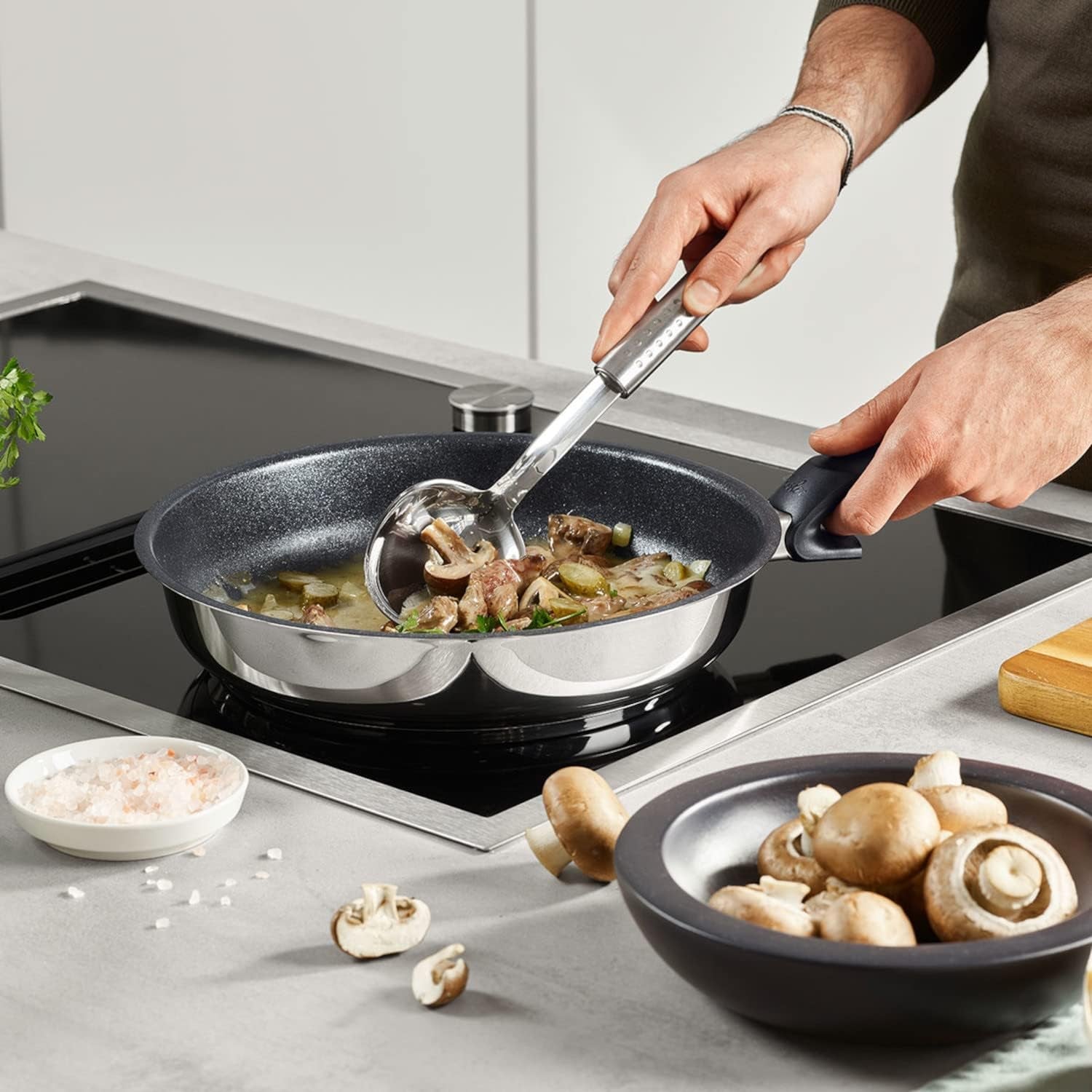 Fissler Adamant Premium, rozsdamentes acél serpenyő, tapadásmentes, karcálló - Indukciós edények és serpenyők Naty Shop