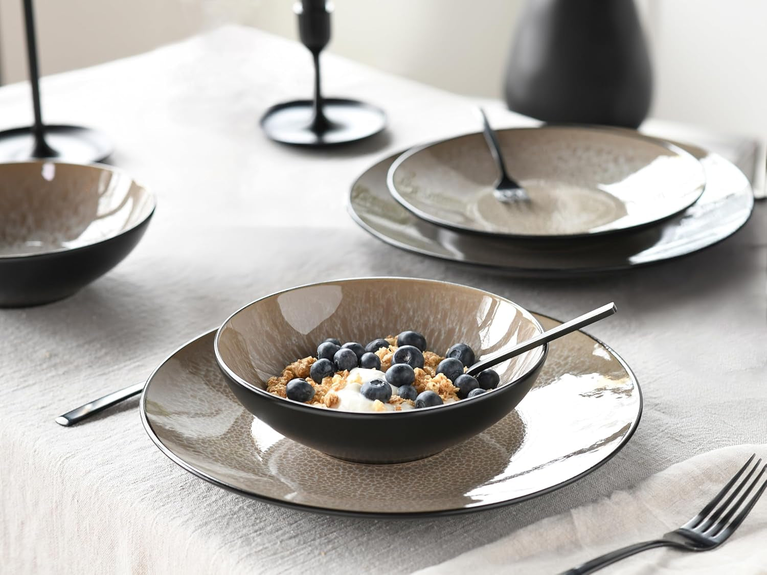 CreaTable, 24464, Seria Malmö Bej, set de veselă cu 18 piese pentru 6 persoane, set de farfurii din gresie, potrivit pentru mașina de spălat vase și cuptorul cu microunde, producție de calitate