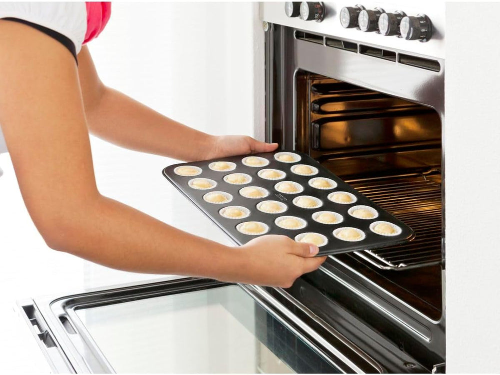 Zenker 6541 Black Metallic 24Er Mini-Muffinform – Antihaftbeschichte Für Perfekte Mini-Muffin, Ø 4,5 cm, ​​Made in Germany Formák és tepsi Naty Shop