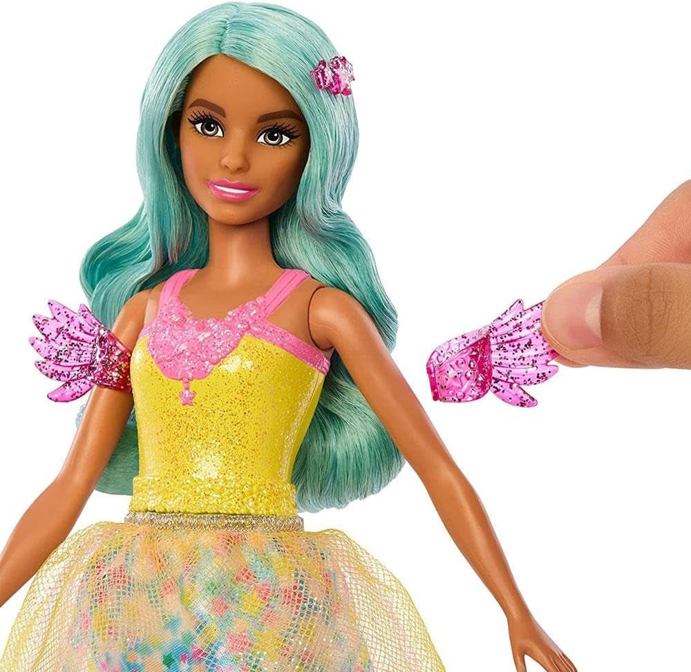Barbie Ein Verborgener Zauber – Teresa Puppe mit märchenhaftem Outfit, gewelltes Haar und Kamm für Frisierspaß, für Kinder ab 3 Jahren, HLC36