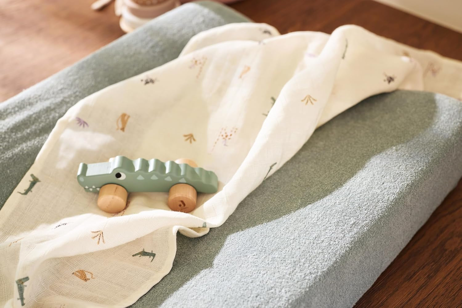 Jollein 112-001-67090 Jucărie din lemn pe roți, verde Jucarii Bebe Naty Shop