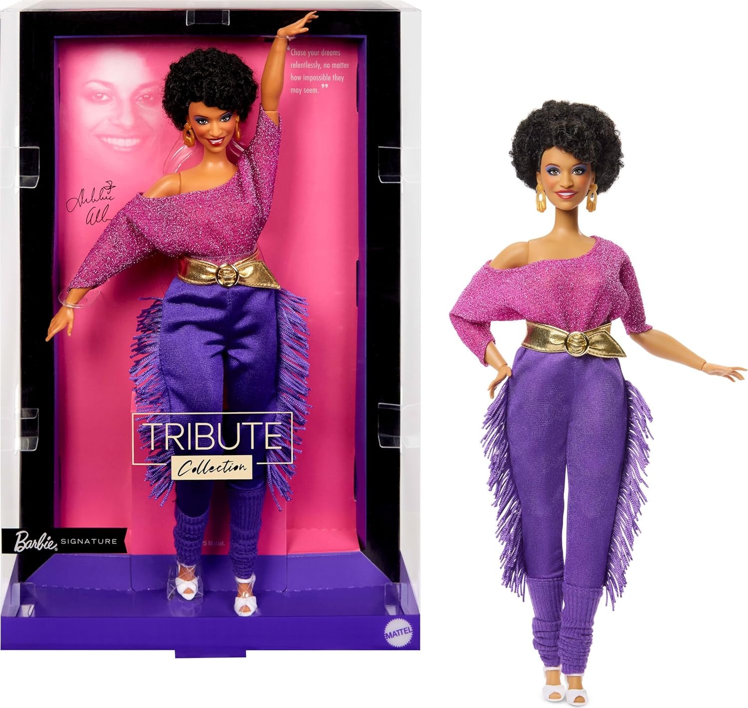 Păpușa Barbie Signature, Colecția Debbie Allen Tribute, cu bluză cu umeri goi, curea aurie și pantaloni mov cu franjuri și jambiere, JBJ24