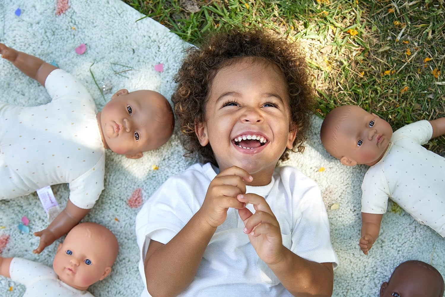 Păpuși Miniland: Păpușă latino-americană, 32 cm, cu corp din pânză moale, în cutie cadou