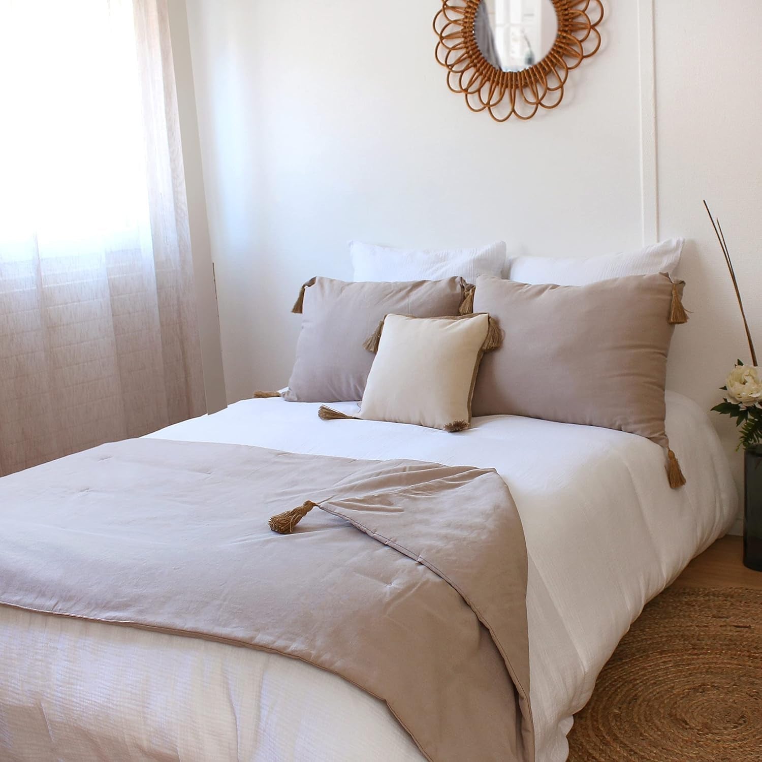 Cuvertură Enjoy Home, Bej, Natural, Cu 4 pompoane de iută, 90 X 190 Cm, 100% bumbac, certificat Oeko-Tex, colecția Panama Plapumi si pilote Naty Shop