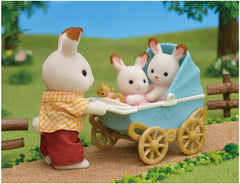 Sylvanian Families 5432 Schokoladenhasen Zwillinge mit Kinderwagen - Puppenhaus Spielset