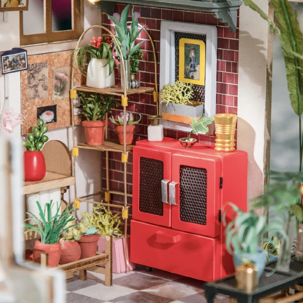 Robotime DG145 Rolife Emily's Flower Shop Miniatűr babaház Fából, fémből, szövetből és kartonból, Méretek: 22 X 15 X 17 cm, Naty Shop babaházak
