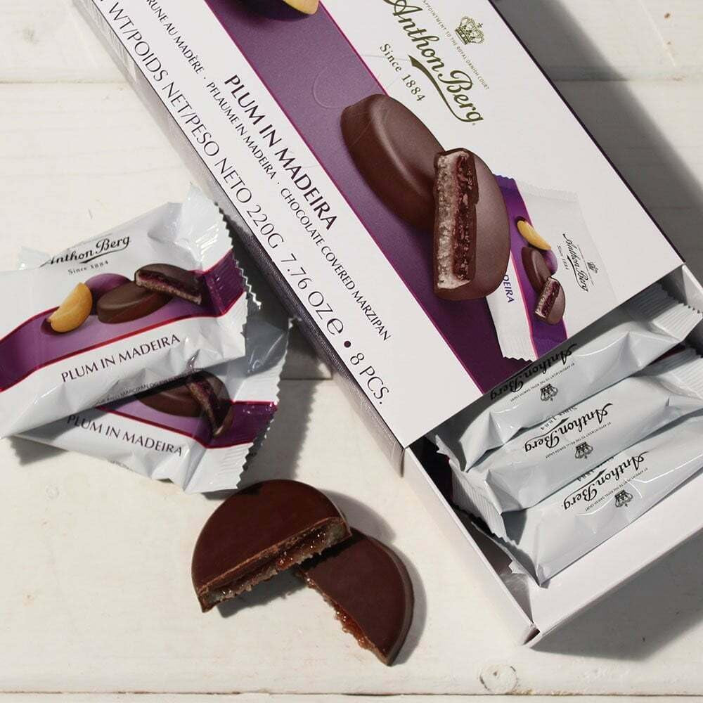 Szilva Madeirán – 220g – Marcipán különlegesség gyümölccsel és alkohollal – 8 db étcsokoládé érme szilva zselével és madeirai borral – Ajándékötlet