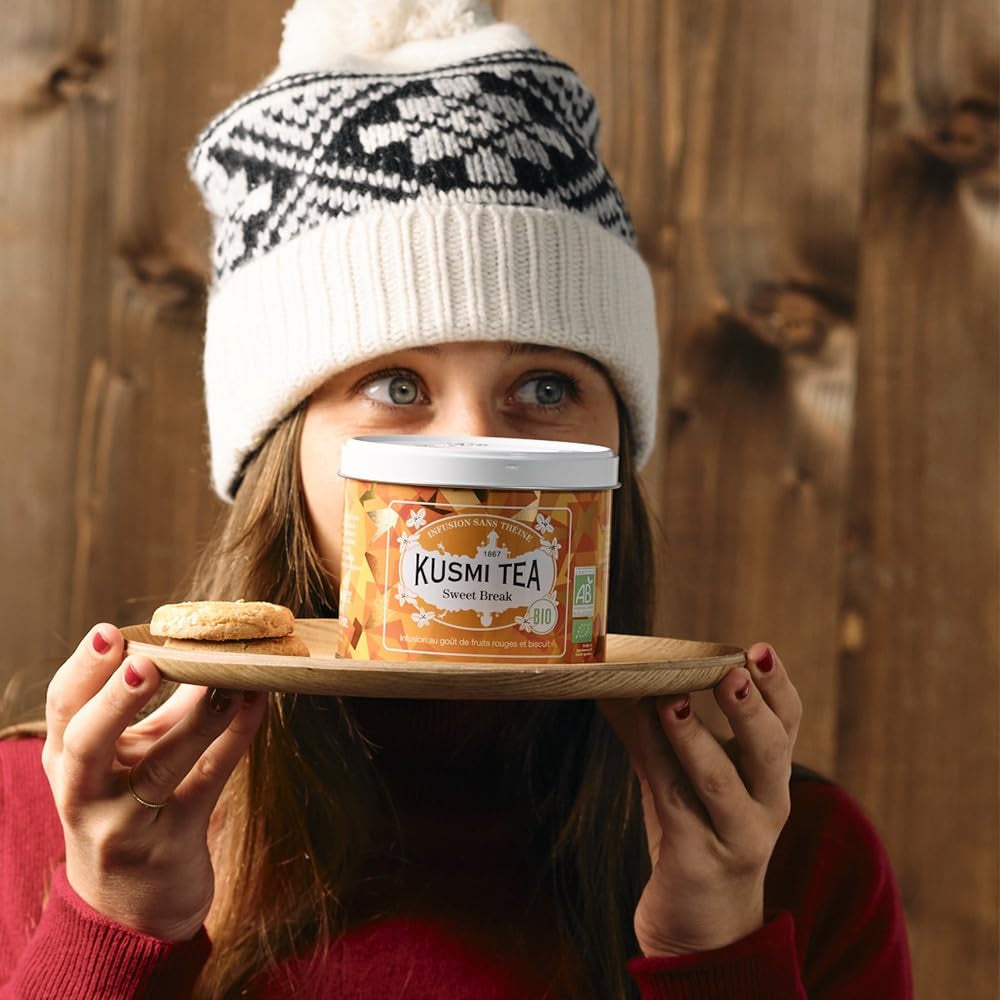 Kusmi Tea - Sweet Break - Ceai vrac organic cu hibiscus, plante și fructe - Aromă de fructe roșii și biscuiți - Ceai de fructe fără cofeină - Ceai vrac - Cutie metalică de 100 g pentru aproximativ 50 de cești