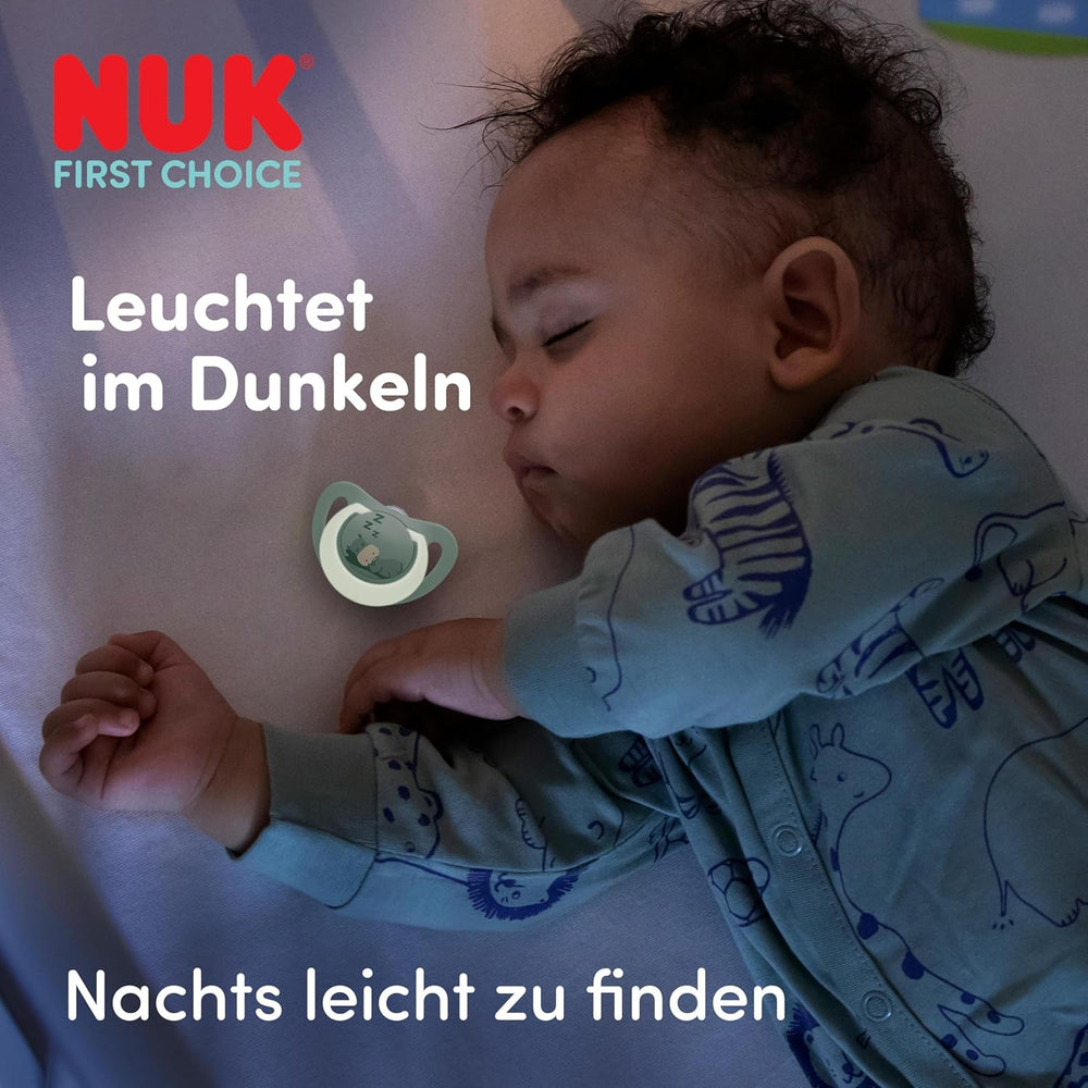 Suzete NUK First Choice Night pentru bebeluși | 6-18 luni | Suzete ortodontice care strălucesc în întuneric | Calmează 99% dintre bebeluși** | Hipopotam/Koala | Pachet de 2