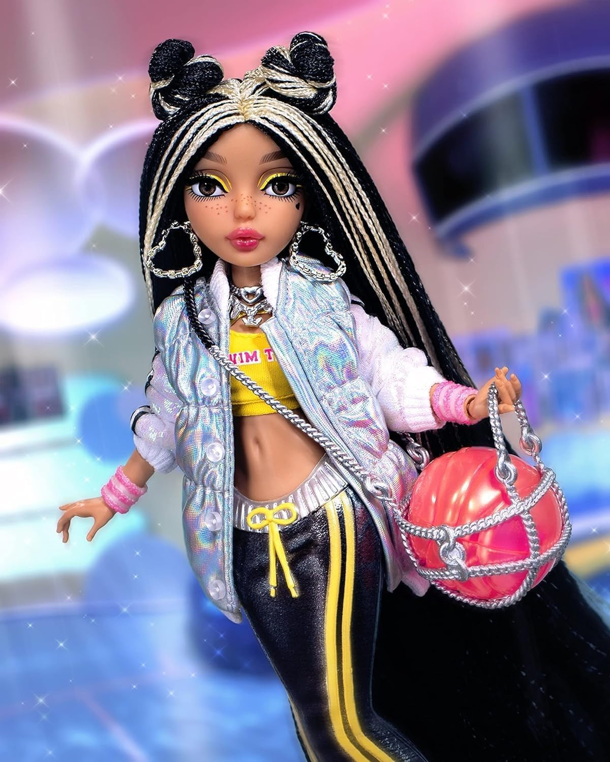 MGA Entertainment Mermaidz – JORDIE – Meerjungfrauen Puppe mit Farbwechsel & Schwarz-Blonde Haar – Inklusive Outfit & Zubehör – Voll beweglich – Zum Sammeln – Für Kinder ab 4 Jahren 580836