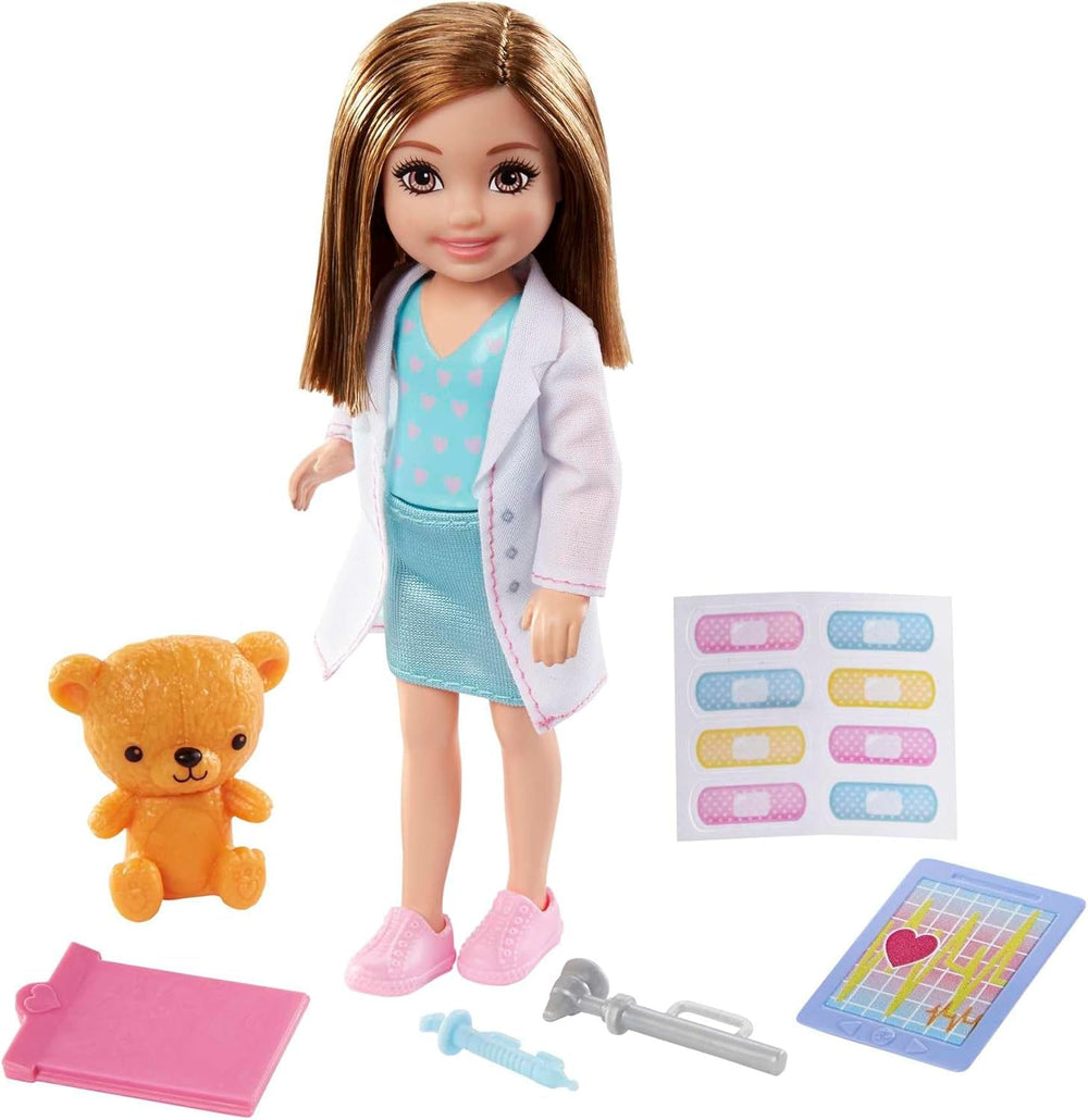Barbie Chelsea Karriere-Spielset mit brünetter Chelsea-Puppe als Ärztin (ca. 15cm), Klemmbrett, EKG-Lesegerät, Pflaster, 2medizinischen Geräten, Teddybär, tolles Geschenk für Kinder ab 3Jahren, GTN88