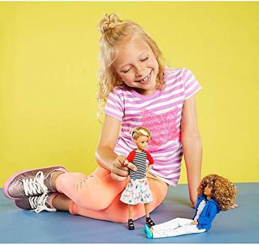 Creatable World GGT67 Deluxe Charakter Set, individuell gestaltbare Puppe mit blonden, welligen Haaren