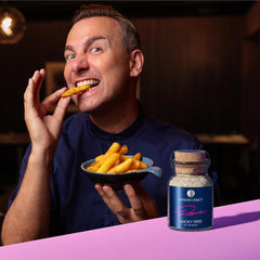 Tim Raue Ankerkraut Smoky Fries, Mischung würzender Ingredient für Pommes Frites, Gourmet Pommes mit Rauch-Aroma, 145 g Korkenglasban