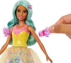 Barbie Ein Verborgener Zauber – Teresa Puppe mit märchenhaftem Outfit, gewelltes Haar und Kamm für Frisierspaß, für Kinder ab 3 Jahren, HLC36