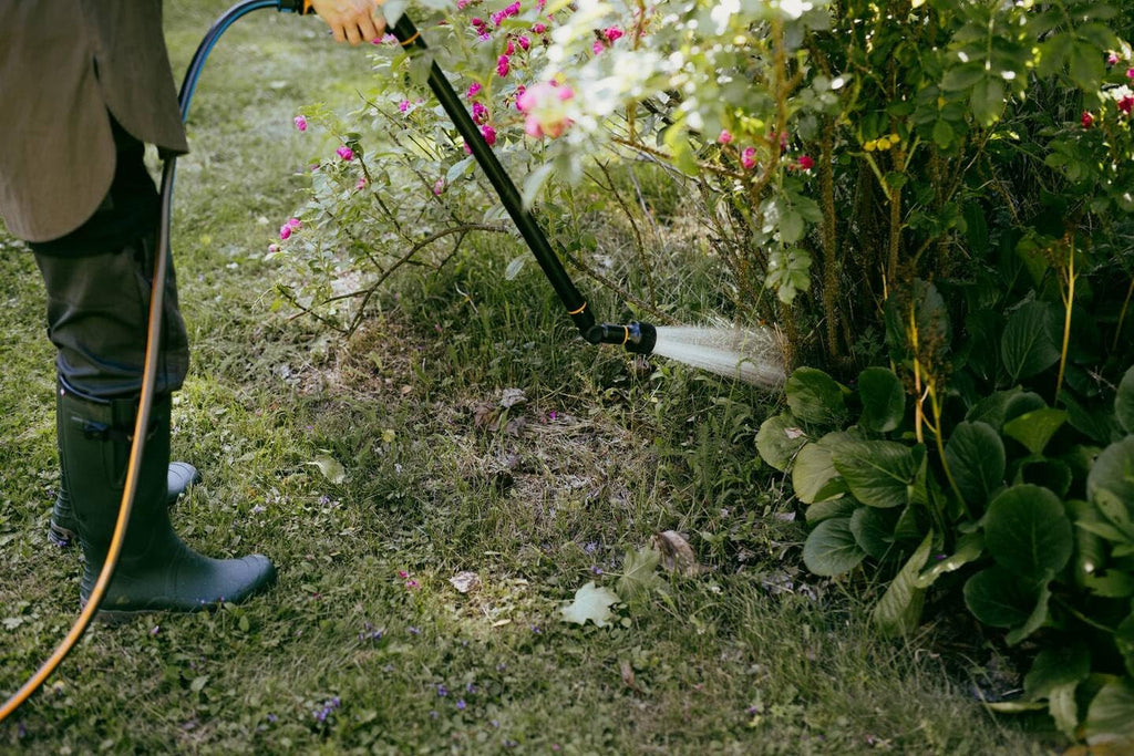 Furtun de grădină Fiskars S, seria X, furtun de apă pentru udare manuală, 13 mm (1/2"), lungime: 15 m, racord universal, protecție UV, protecție la îngheț, rezistent la răsucire, albastru, 1076044