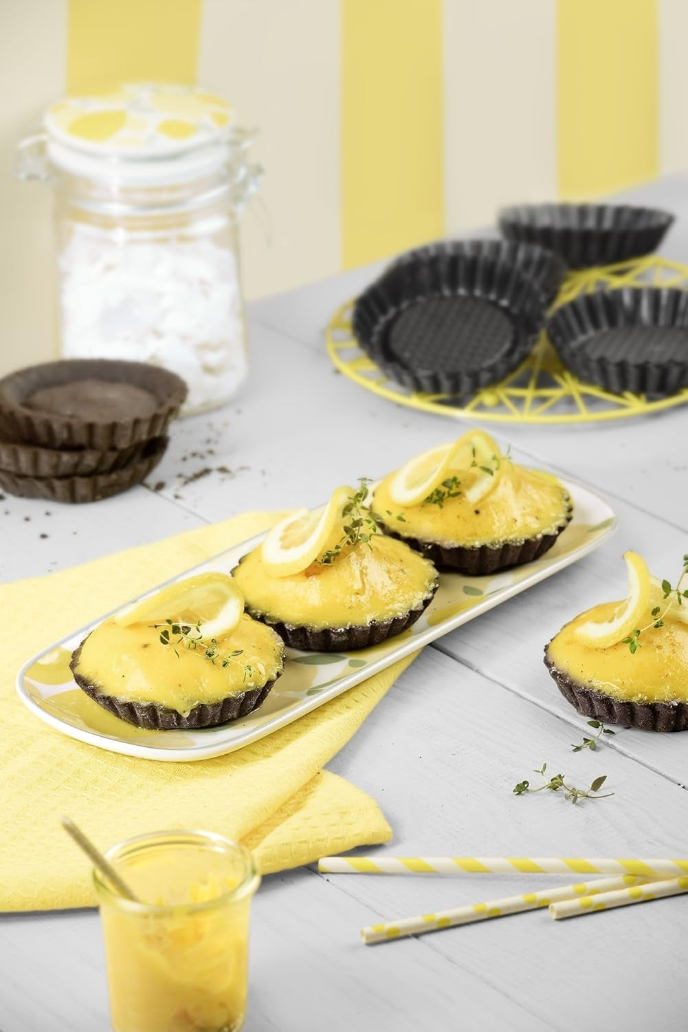 EREDETI KAISER Classic plus Obstbodenform 28 cm, 28,4 X 28,4 X 3,5 cm & Classic Mini Torteletts 6 Stück, Tartelette Förmchen 10 cm, Tarteform Klein, Tortelettförmchen Antihaftbeschichte Sütőformák és tálcák Naty Shop