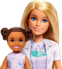 Păpușă Barbie Dentist, Păpușă la modă cu păr blond, rochie albastră și halat de laborator, Păpușă pentru 1 copil, Accesorii de examinare și accesorii asortate, JCR74