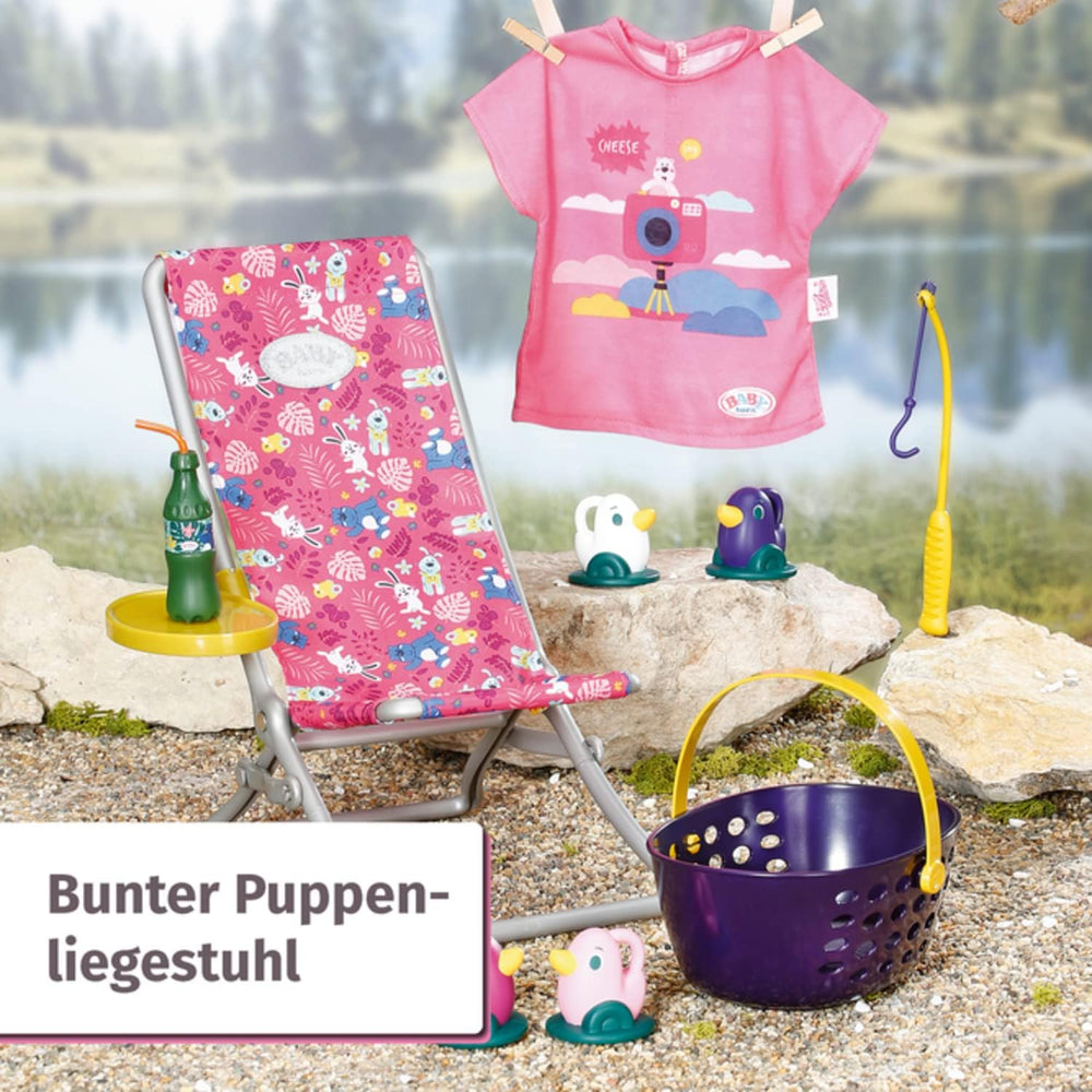 BABY born 832790 Weekend Fischen - Puppenzubehör Angel-Set mit bunt bedruckten Liegestuhl mit Ablagetischchen, Flasche, Korb, Enten und Angel sowie pinkem Longshirt, Pink