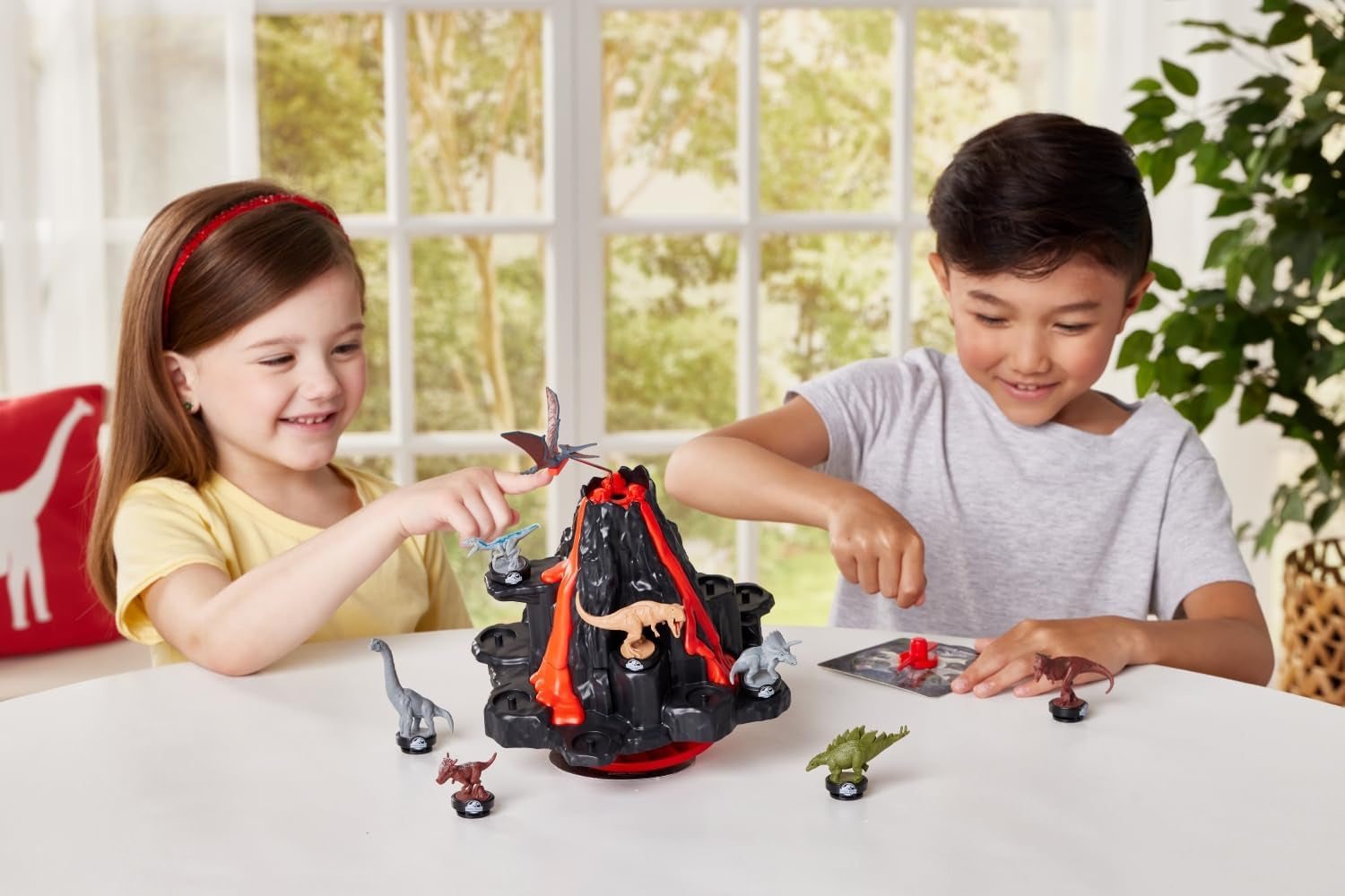 EPOCH Games - Jurassic World Shaky Volcano, 7509, Dinosaurier Spielzeug, Brettspiel für Kinder ab 4 Jahren