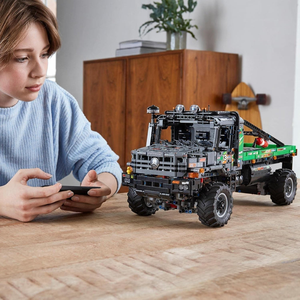 LEGO 42129 Technic 4X4 Mercedes-Benz Zetros Offroad Truck, mașină controlată de la distanță, jucărie camion controlată prin aplicație, idee de cadou pentru adulți și copii, bărbați și femei Seturi de constructie Besuche den LEGO-Store
