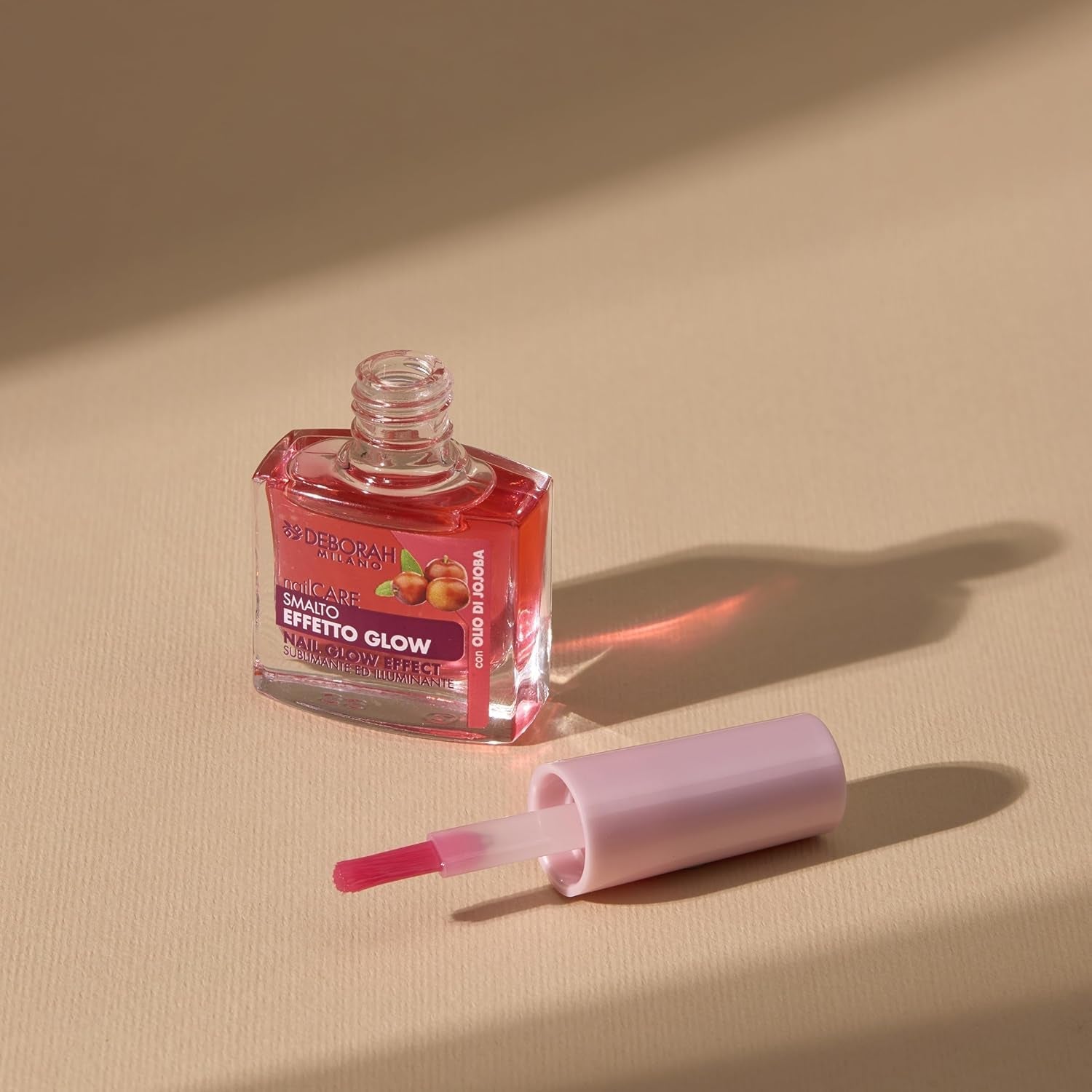 Oja Milano pentru unghii fragile, fragile, efect strălucitor, luminează și înfrumusețează unghiile, cu ulei de jojoba, accentuează culoarea naturală a unghiilor, 8,5 ml