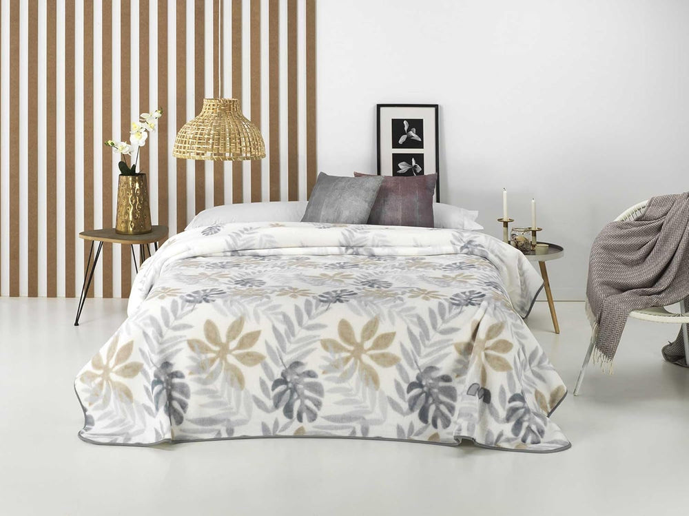 Nyomtatott takaró, nagy mennyiség, 100% poliészter, 450 G/m², puha, őszre/télre, Design Harmony N10, 170 x 240 cm, 90/105 cm-es ágyakhoz, szürke Naty Shop paplanok és paplanok, szürke 170 C10 -590