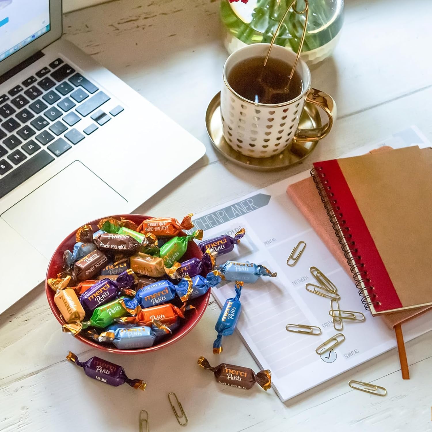 Merci Petits Kávékrém - 12 x 125g - Kis fehér csokoládé praliné finom csokoládéra kávékrémmel - Egyedi csomagolású csokoládé praliné