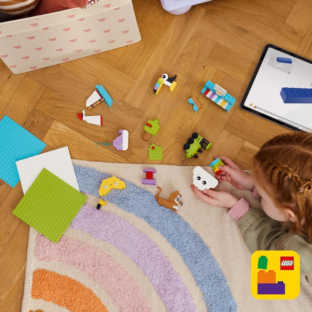 LEGO Classic kreatív készlet építéshez és játékhoz - készlet színes kockákkal - építs házat, kutyát, vicces autót, zongorabillentyűzetet és szivárványt - kézműves készlet fiúknak és lányoknak 5 éves kortól Építőkészletek Besuche den LEGO-Store