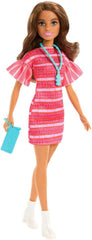 Barbie und Teresa Rezept für Freundschaft Teresa-Modepuppe mit unverkennbarem Outfit zum An- und Ausziehen, mit kiegészítők, beleértve einer Necklace, JCT02