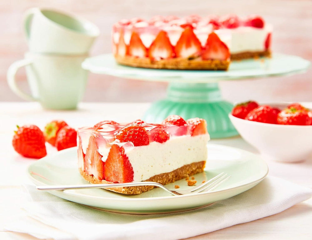 RUF New York Cheesecake Strawberry No Bake, Cheesecake american original cu sos de căpșuni, 360 grame Bucatarie Naty Shop