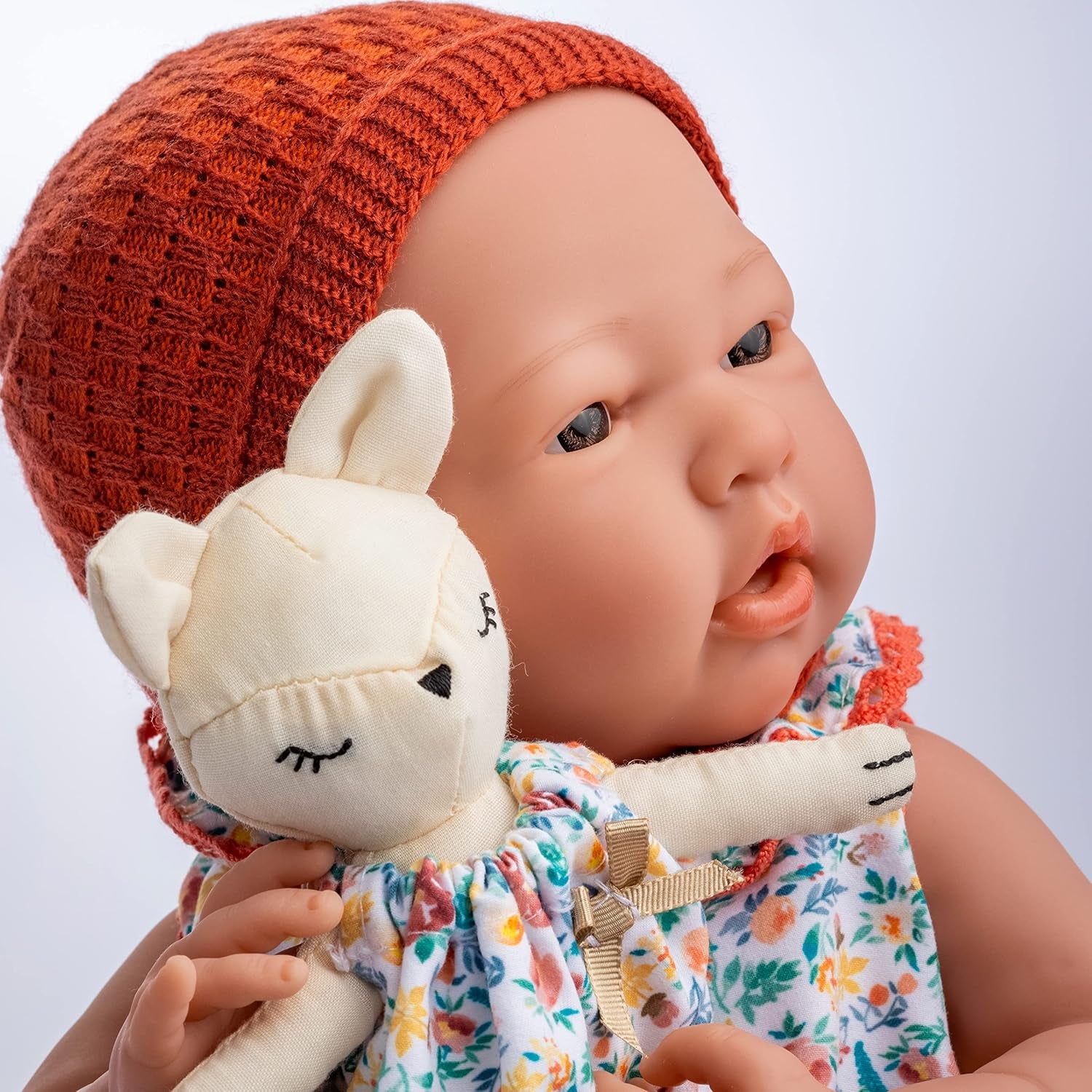 jc toys- Muñeca La Newborn recién nacida de 38 cm, de vinilo Suave, colección Nature, Con ropa floral, chupete y Peluche, niña, desinada en España por Berenguer, +2 años