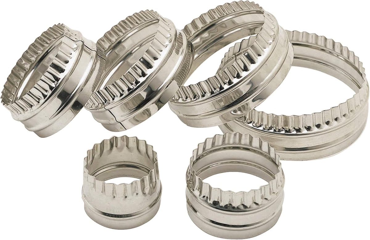 Set de forme pentru biscuiți KitchenCraft cu margini canelate/rotunjite, oțel inoxidabil, 6 piese, argintiu