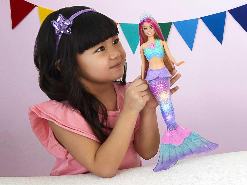 Barbie Dreamtopia Zauberlicht Meerjungfrau Puppe mit blonden Haaren, Barbiepuppe mit Meerjungfrauenschwanz, geeignet als Geschenk für Kinder ab 3 Jahren, HDJ36