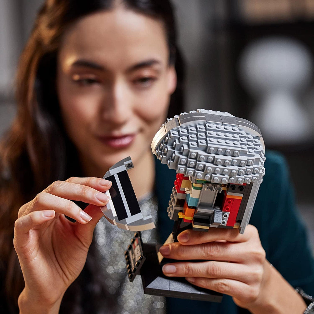 LEGO Star Wars Mandalorian sisakmodell, szobadekorációs kollekció és csodálatos ajándék felnőtteknek, készlet, férfiak, nők, anya, apa, kollekció ajándékötlet 75328 Építőkészletek Besuche den LEGO-Store