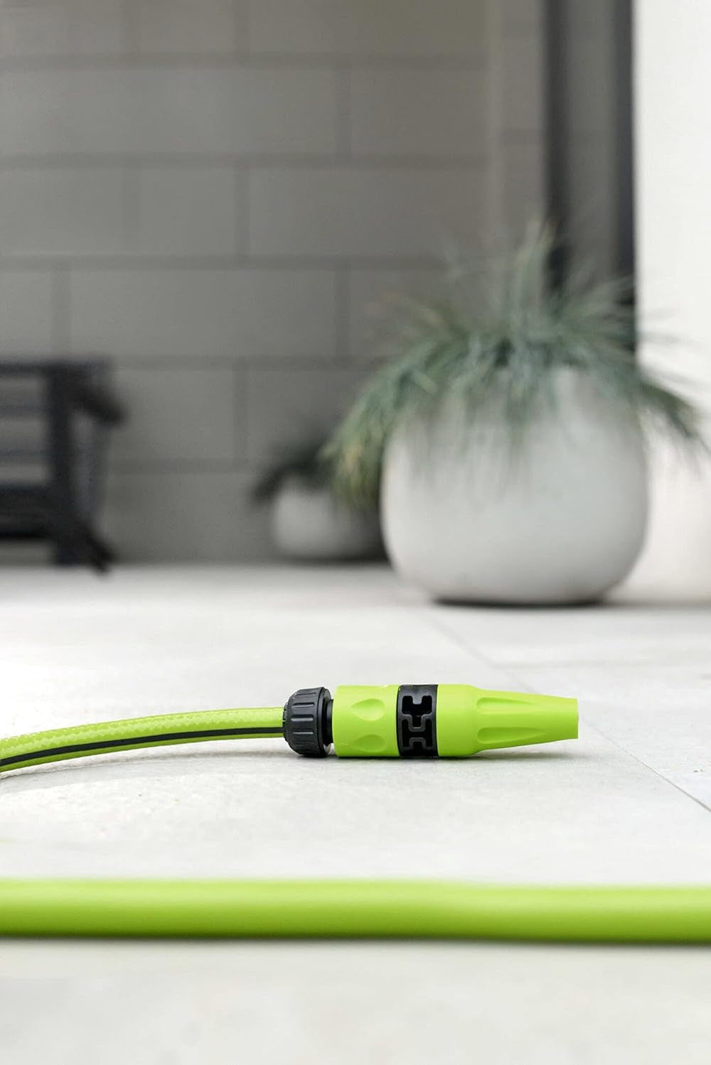 Furtun de grădină Cellfast QUATTRO, durabil, ușor, cu 4 straturi, rezistent la UV, furtun din fire, împletitură încrucișată, 20 bar, 3/4" 15m, 10-074