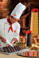 Csokoládé tészta rummal és Reber gyümölcsökkel, finom marcipánon rumba áztatott gyümölcsök, finom étcsokoládéval bevonva, 39g (1 db)