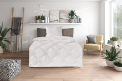 Traumnacht Cozy - Ágygarnitúra 4 évszakos, 1 db osztható paplan 135 x 200 szett és 1 db párna 80 x 80 cm, Ã-ko Tex minősítésű, fehér, Németországban kifejlesztett, (2 db-os csomag) Naty Shop Paplanok és paplanok 4 évszak 135 X 200